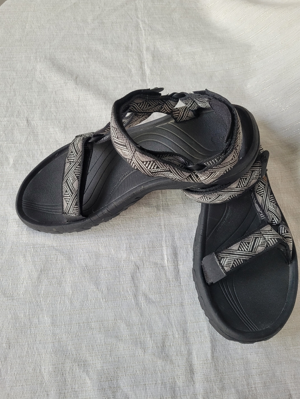 TEVA Hurricane XLT2 Black & Gray Patterned men's Outdoor Sport Sandals Size 9
